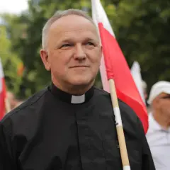 Kiedy ksiądz przechodzi na emeryturę? Wszystko, co musisz wiedzieć o wieku i przepisach