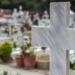 Ile jest cmentarzy w Polsce? Zaskakujące fakty i ich rodzaje