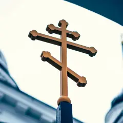 Czy katolik może nosić krzyż prawosławny? Oto co musisz wiedzieć