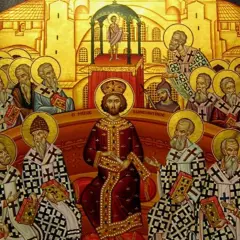 Ikona przedstawia cesarza Konstantyna i biskupów, którzy zebrali się, by uchwalić wyznanie wiary.