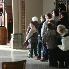 Czy po spowiedzi trzeba zostać na mszy? Oto, co warto wiedzieć