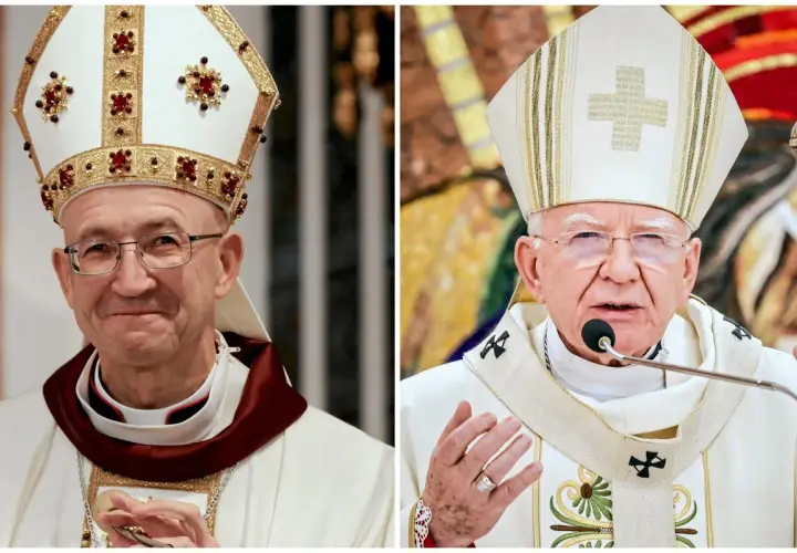 Dwóch arcybiskupów w strojach pontyfikalnych, jeden z nich przemawia do mikrofonu.