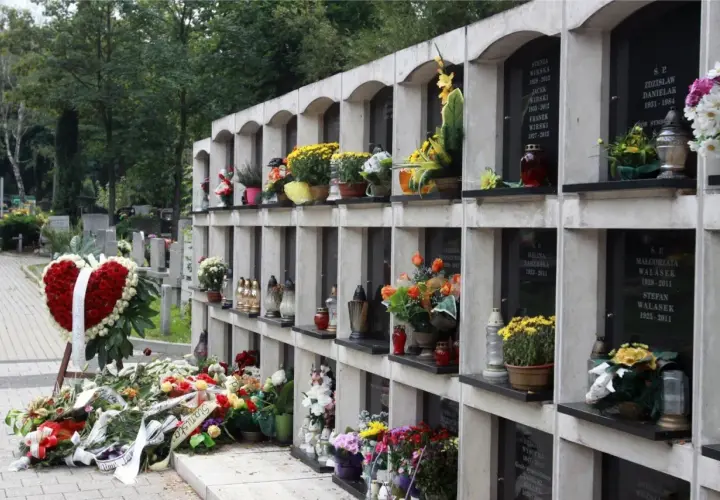 Ile kosztuje piwnica na cmentarzu? Ceny, które mogą zaskoczyć