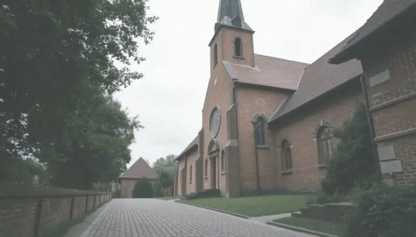 Czy agnostyk chodzi do kościoła? Motywacje i praktyki religijne agnostyków