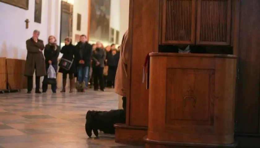 Jakie grzechy odpuszcza spowiedź powszechna i dlaczego to ważne?