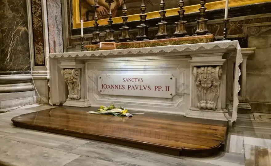 Szklana trumna Jana Pawła II - Prawda o grobie papieża
