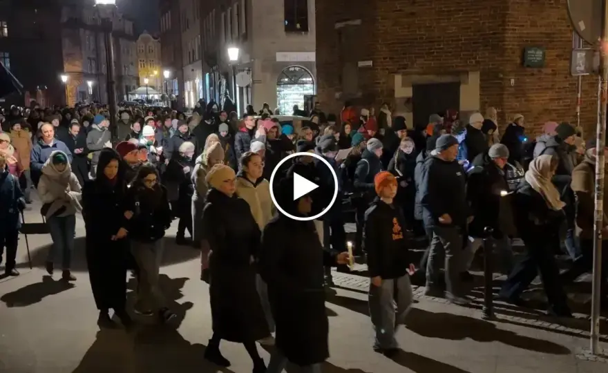 Droga Krzyżowa - Kiedy i o której godzinie? Sprawdź w parafii!