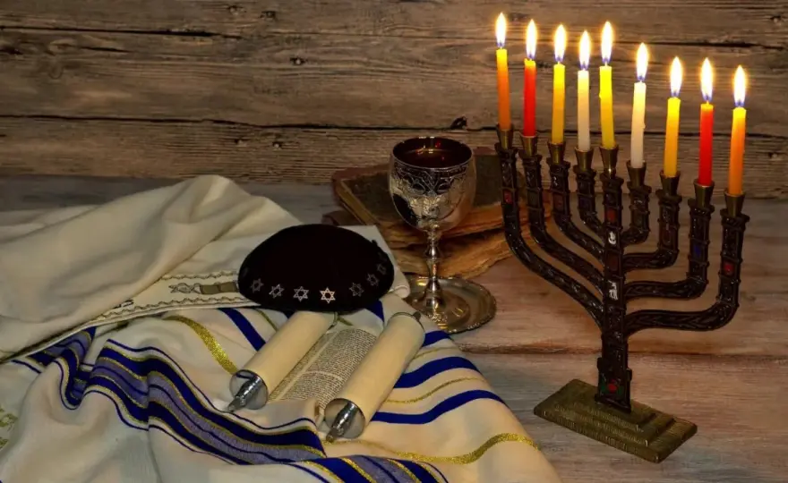 Święta judaizmu - Kompletny przewodnik po kalendarzu i obchodach
