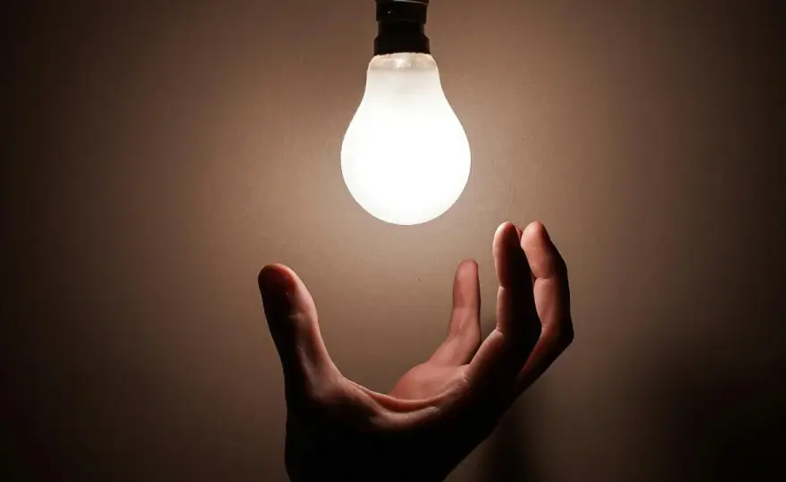 Czy kościół płaci za prąd? Odkryj ukryte koszty energii elektrycznej