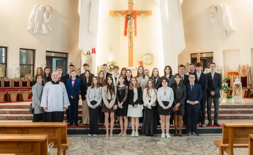 W jakim wieku jest bierzmowanie? Zasady i terminy