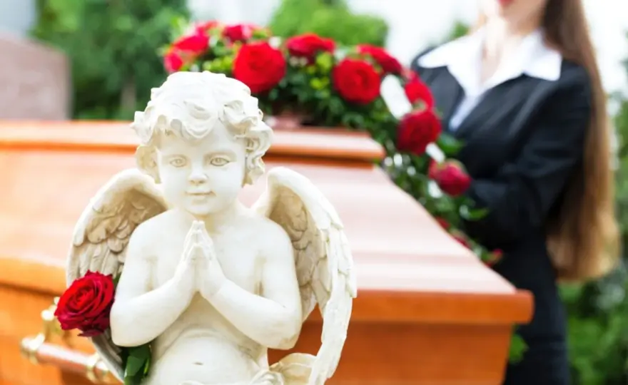 Co dzieje się z duszą po pogrzebie? Tajemnice życia po śmierci i wierzenia