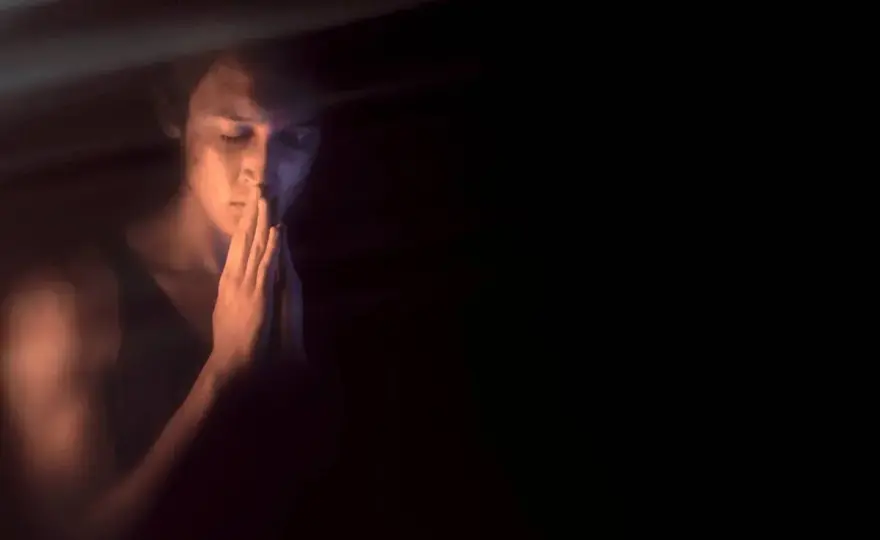 Czy masturbacja przez sen to grzech? Prawda o nocnych polucjach