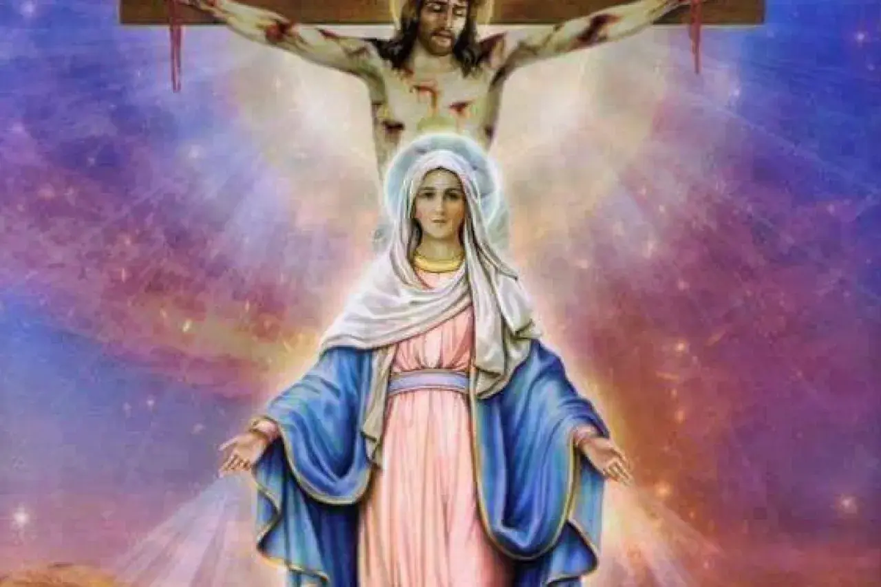 Mary wita nas w niebiańskiej wizji, gdzie Jezus na krzyżu i ona sama symbolizują modlitwę do Trójcy Świętej.