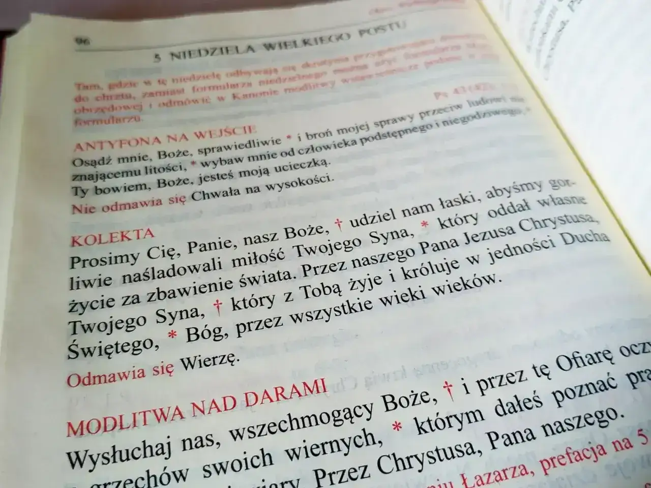 Modlitwa wiernych przykłady: tekst z mszału, zawiera antyfonę na wejście, kolektę i modlitwę nad darami.