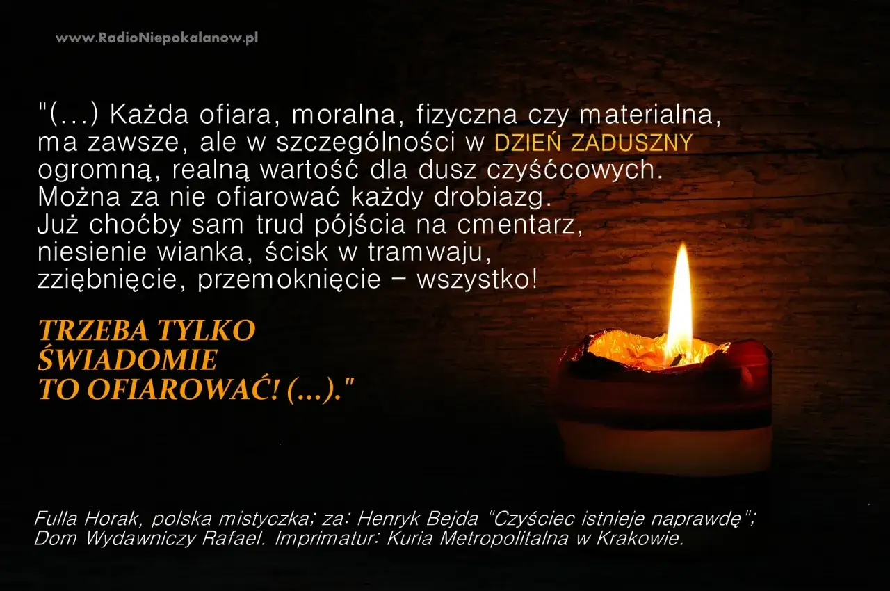 Płonąca świeca w Dzień Zaduszny. Cytat o ofiarach dla dusz czyśćcowych, modlitwa za zmarłego o uwolnienie od grzechów i kar.